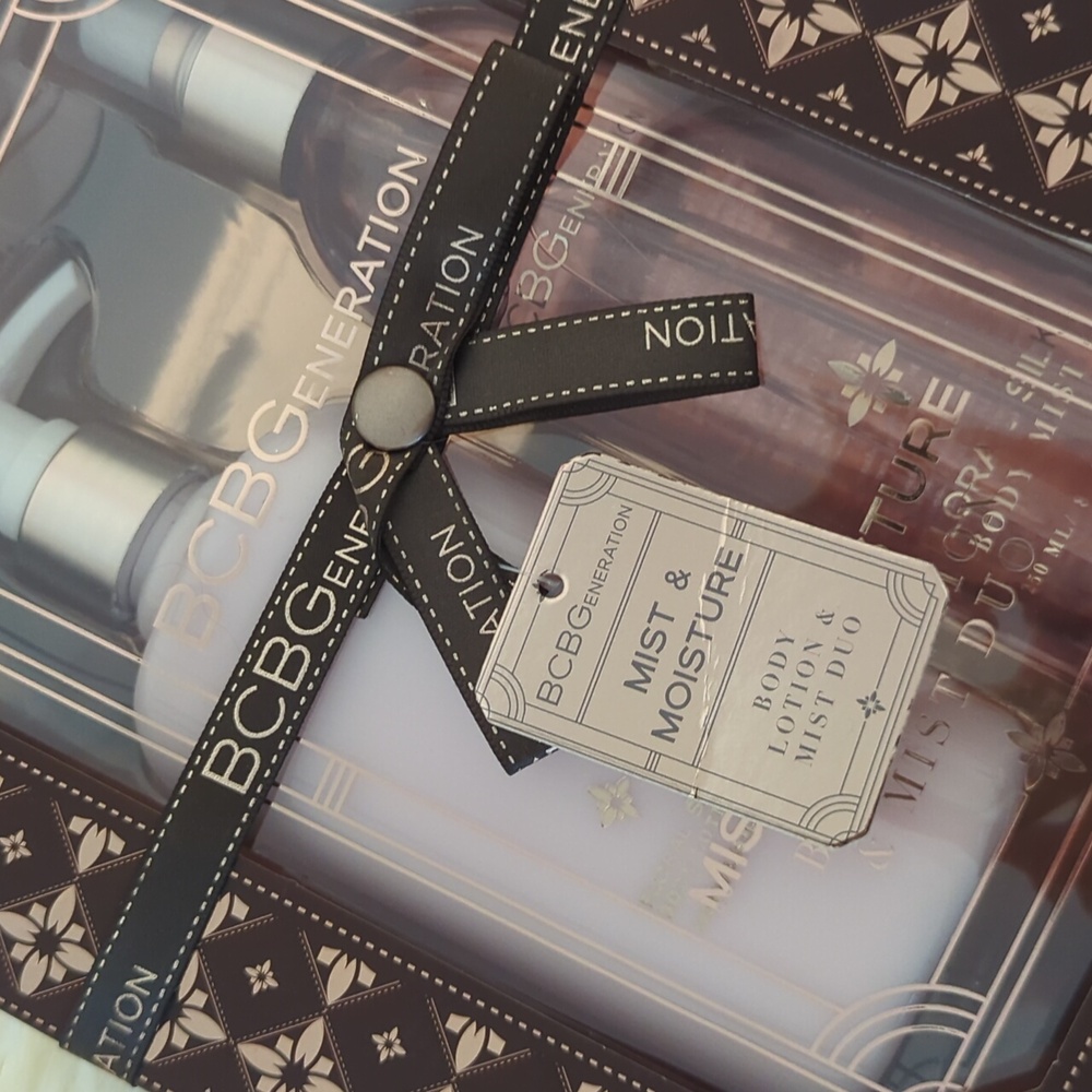 BCBG GIFT SET - Picture 2 of 4